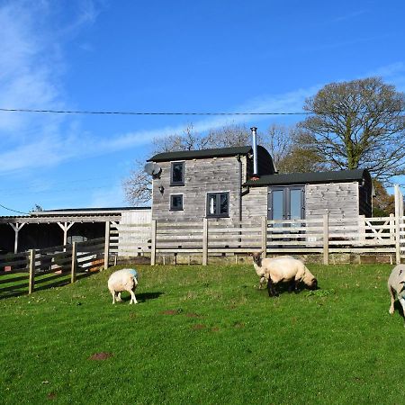 Shepherds Cabin At Titterstone Farden Exterior photo